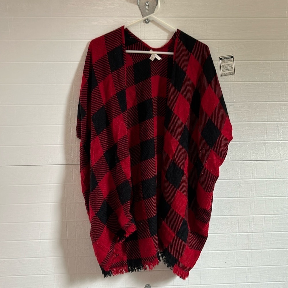 Loft size medium/large with sleeve openings. Needs some shaving done